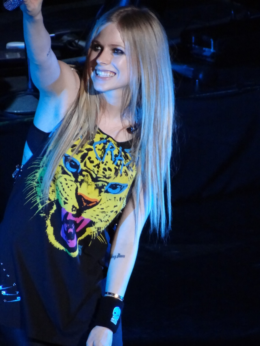 Avril Lavigne Live at O2